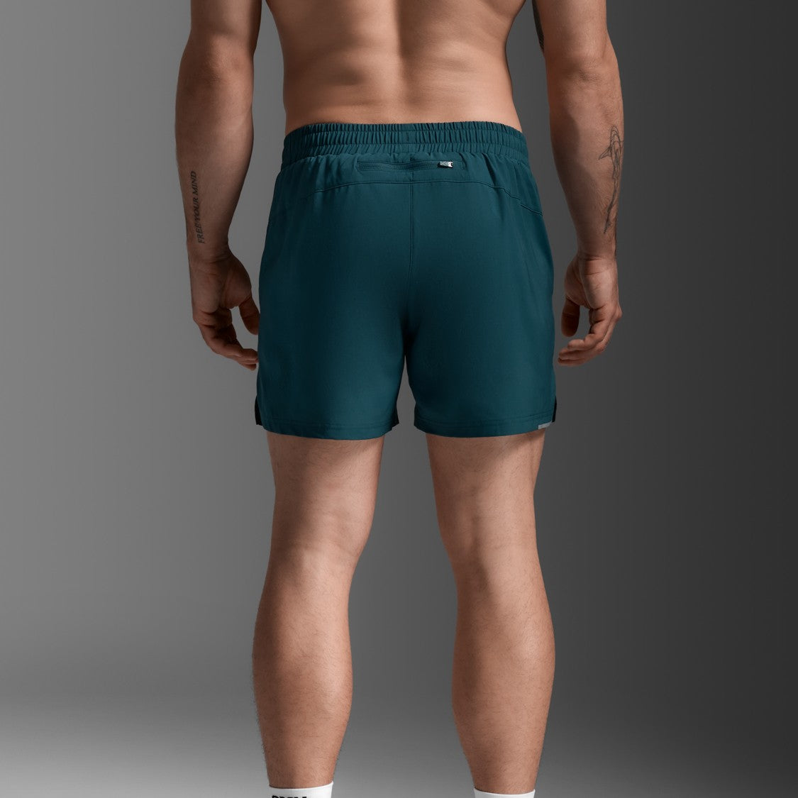 2XU Aero 5 Inch Shorts | Dark Moss / Silver Reflective | Mens