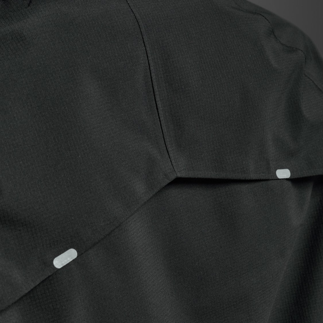 2XU Ignition Shield Jacket | Black / Silver Reflective | Womens