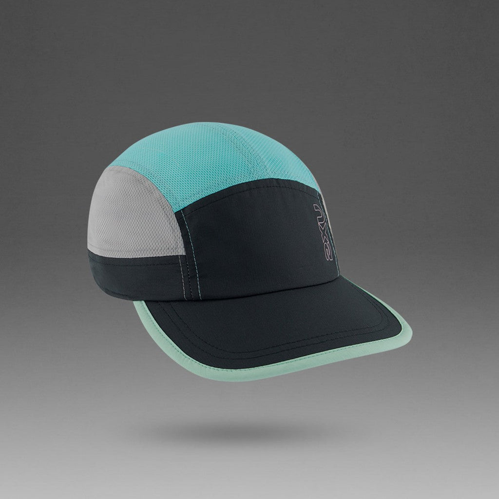 2XU Light Speed Cap | Dark Moss / Retro Blue