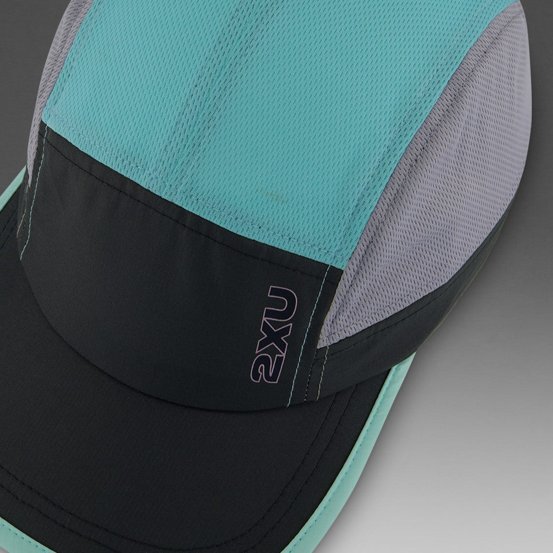 2XU Light Speed Cap | Dark Moss / Retro Blue