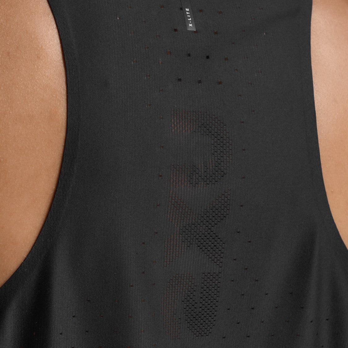 2XU Light Speed React Singlet | Black / Black Reflective | Mens