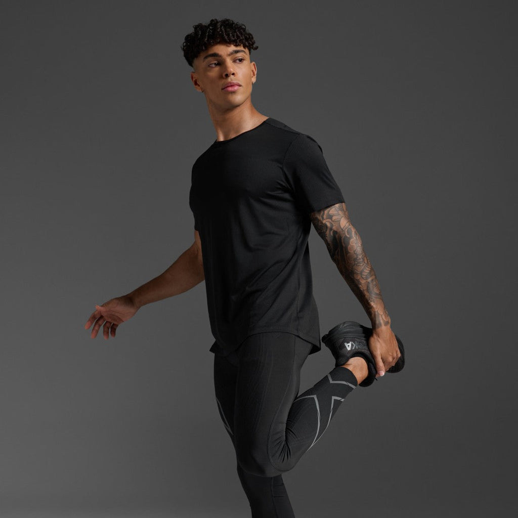 2XU Light Speed Tech Tee | Black / Black Reflective | Mens