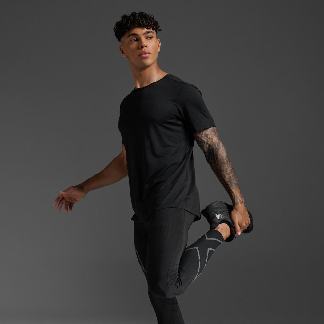 2XU Light Speed Tech Tee | Black / Black Reflective | Mens