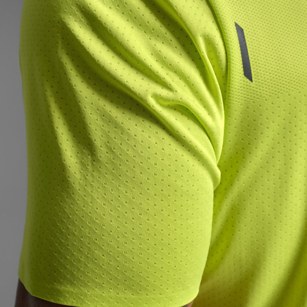 2XU Light Speed Tech Tee | Volt / Black Reflective | Mens