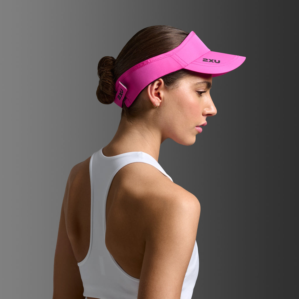 2XU Run Visor | Fuchsia / Black