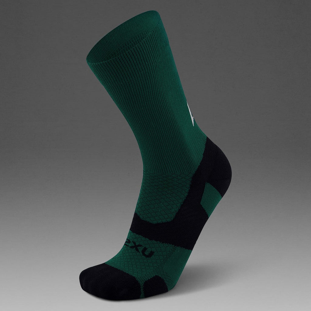 2XU Vectr Socks | Light Cushion | Crew Length | Dark Moss / White