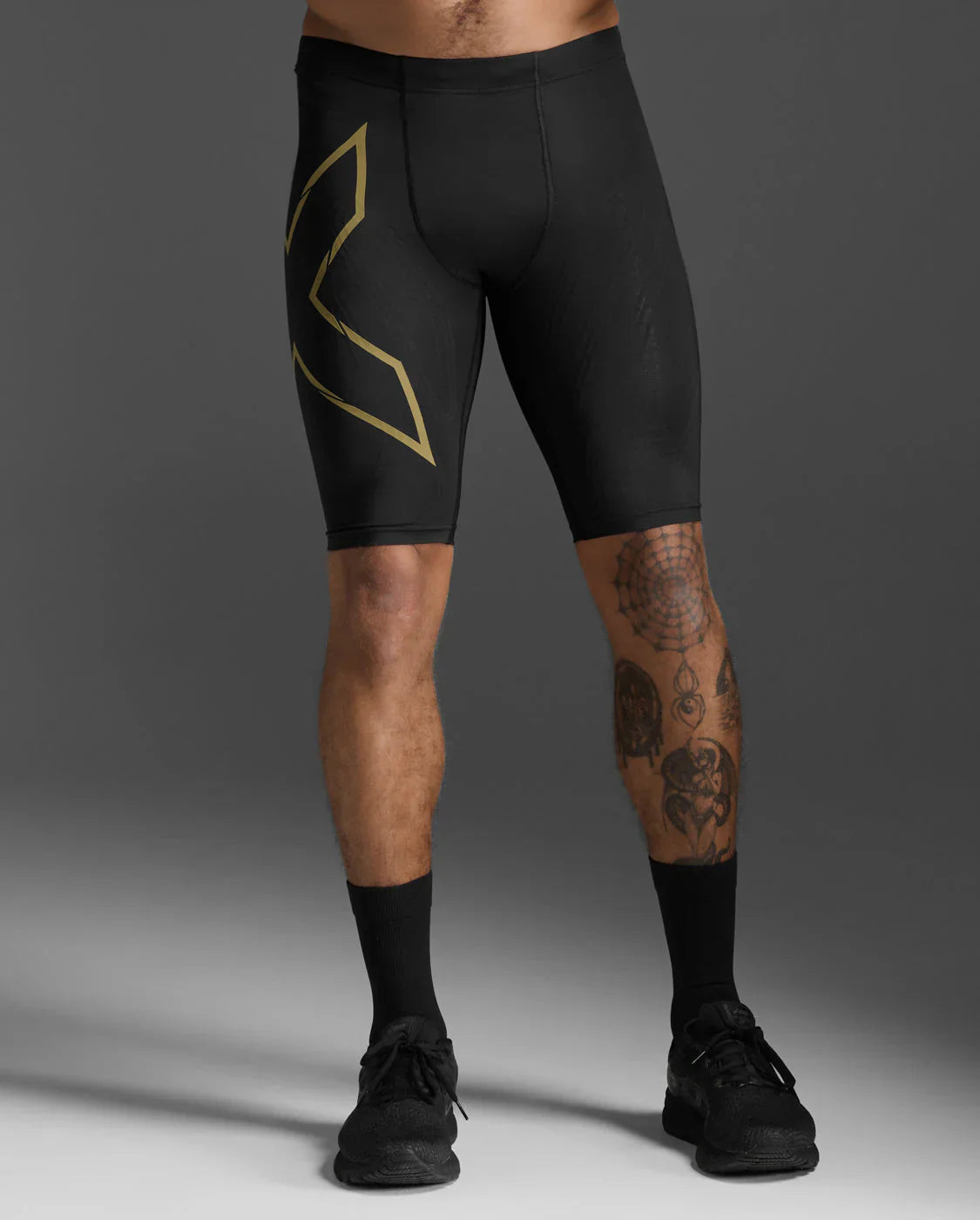 2XU Men's Light Speed Compression Shorts - Black/Gold Reflective