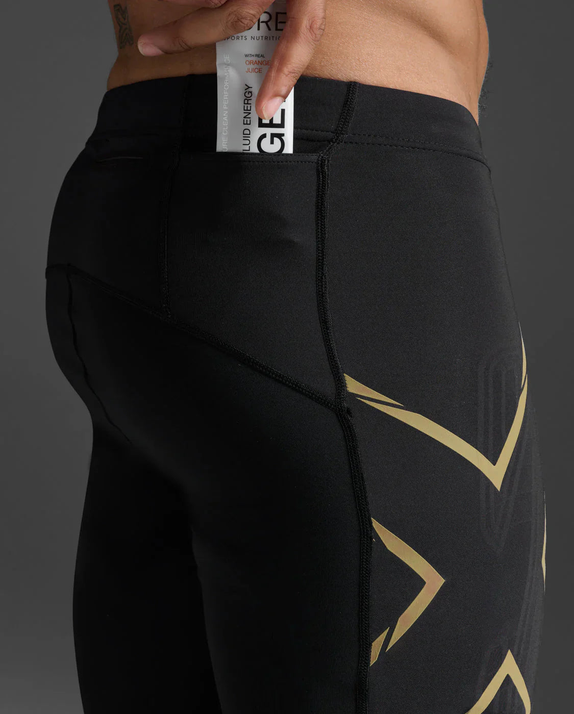 2XU Men's Light Speed Compression Shorts - Black/Gold Reflective