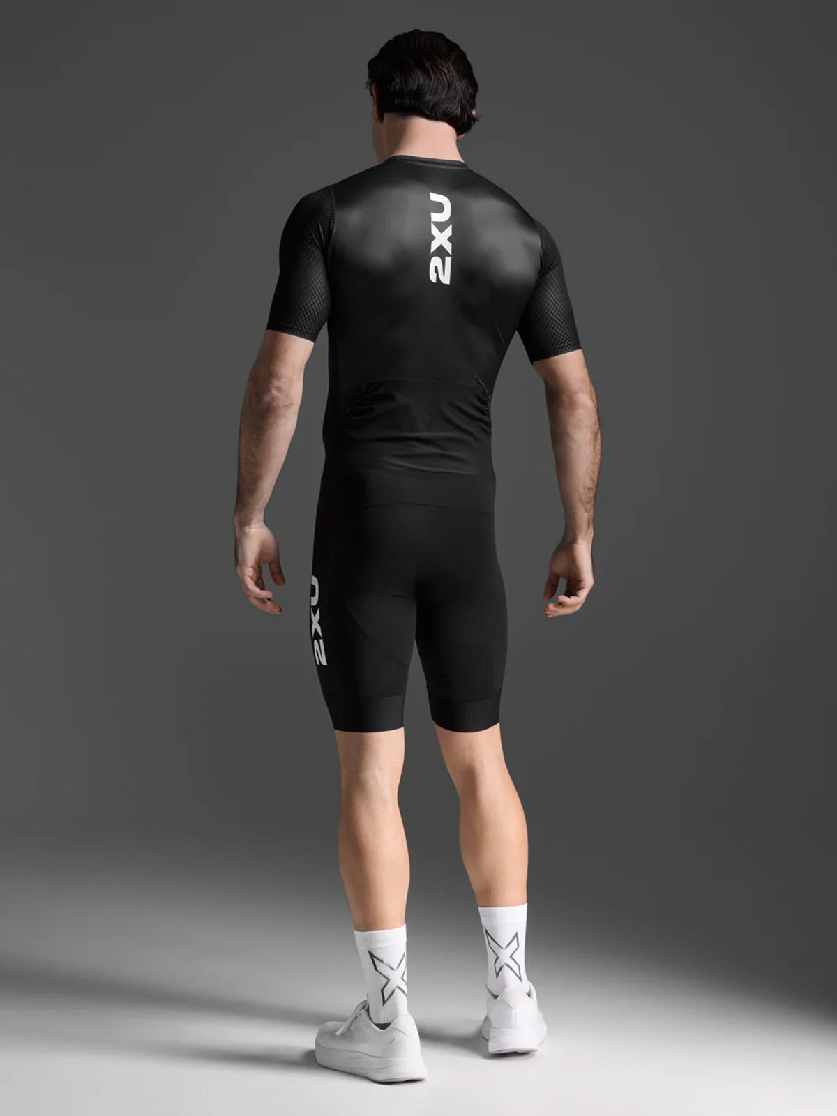 2XU Men's Aero Hex Sleeved Trisuit - Black/White