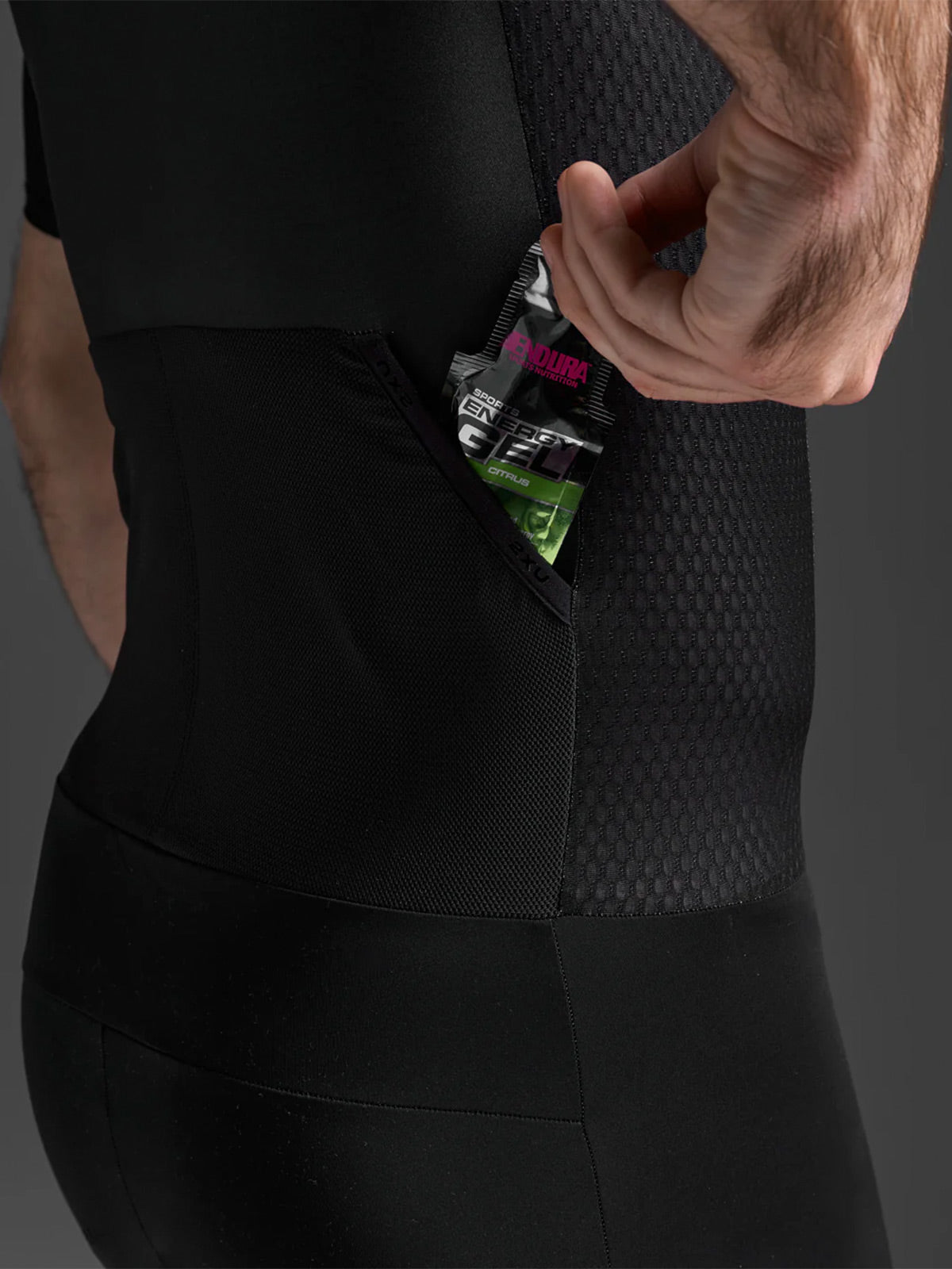 2XU Men's Aero Hex Sleeved Trisuit - Black/White