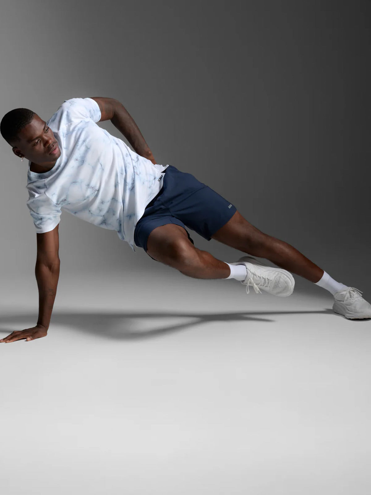 2XU Men's Aero Mesh Tee - Blue Marble/Black Reflective