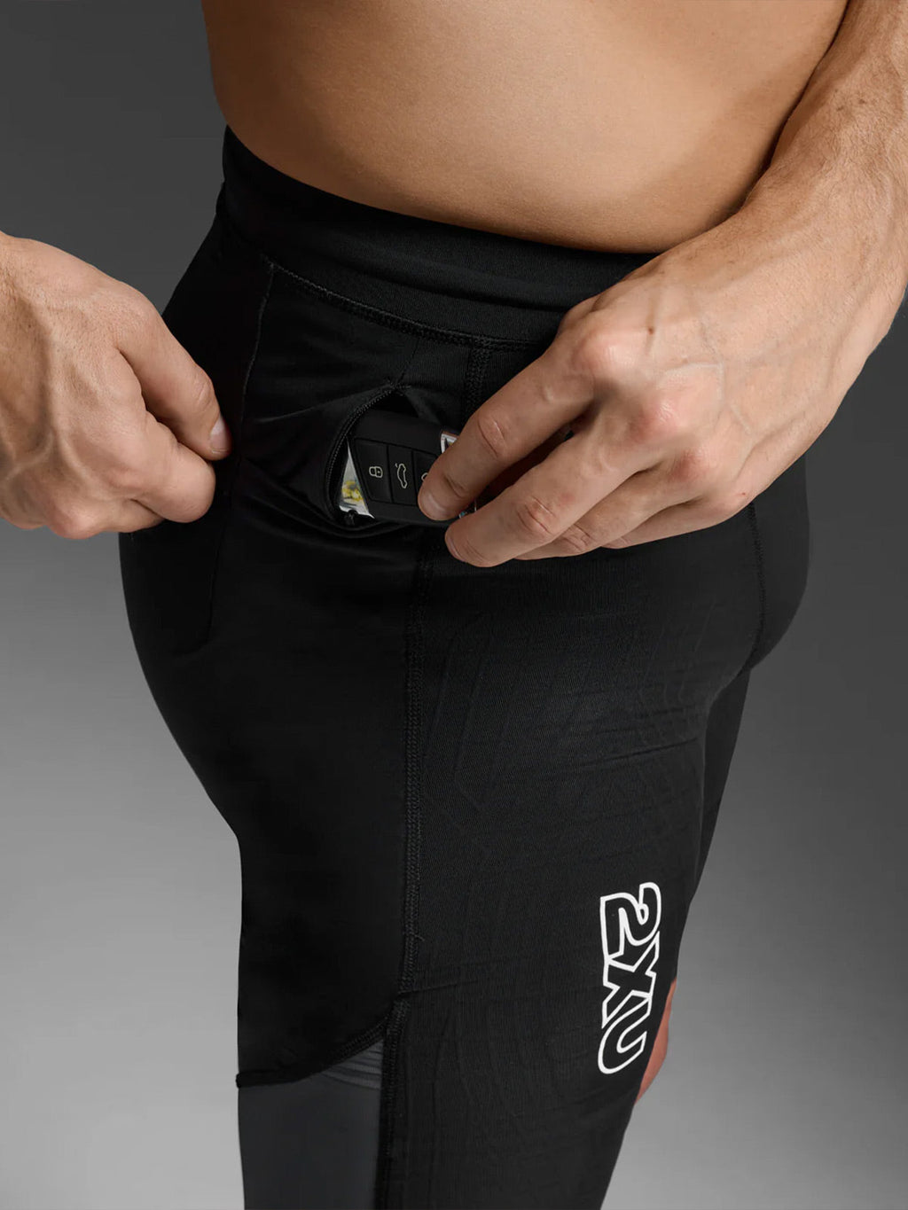 2XU Men's Light Speed React Comp Shorts - Black/White Reflective