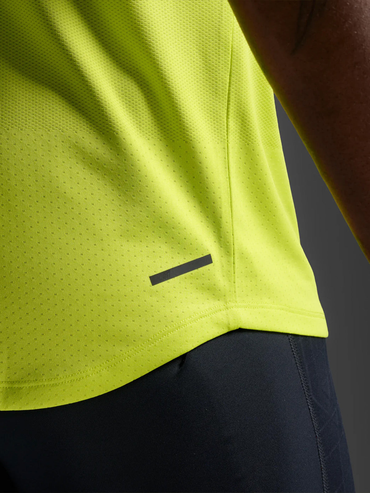 2XU Men's Light Speed Tech Singlet - Volt/Black Reflective