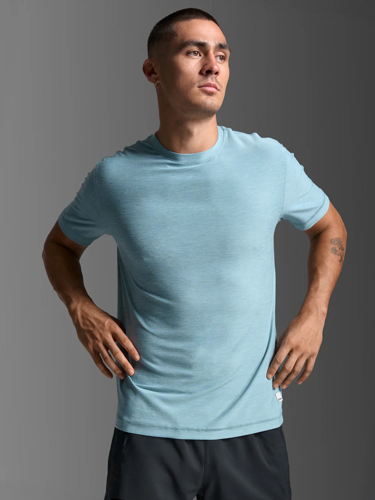 2XU Men's Signature Soft Jersey Tee - Chambray/Chambray