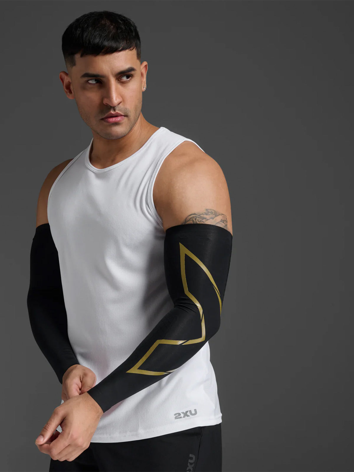 2XU Unisex's Force Compression Arm Guards - Black/Gold