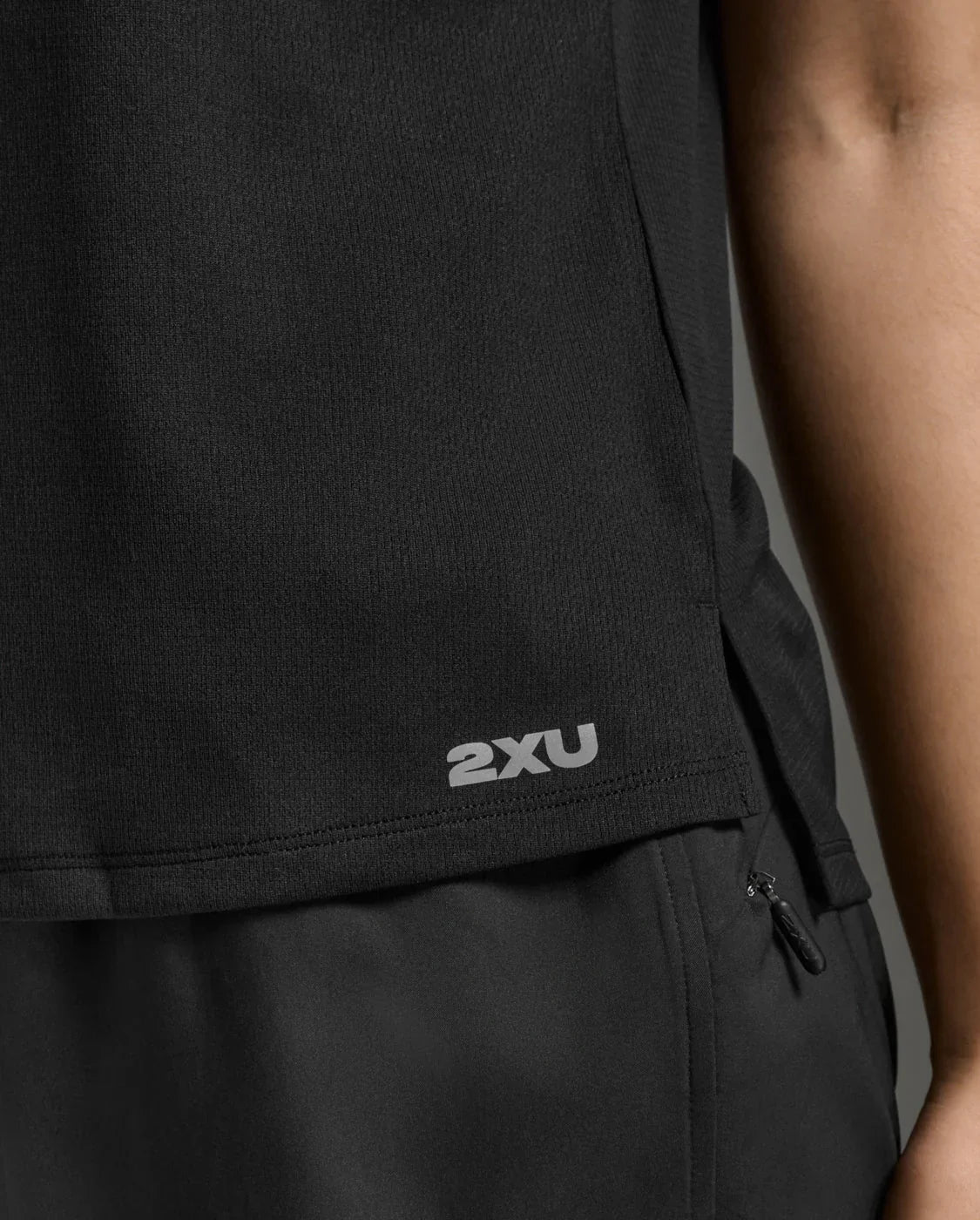 2XU Women's Aero Mesh Tee - Black/Silver Reflective
