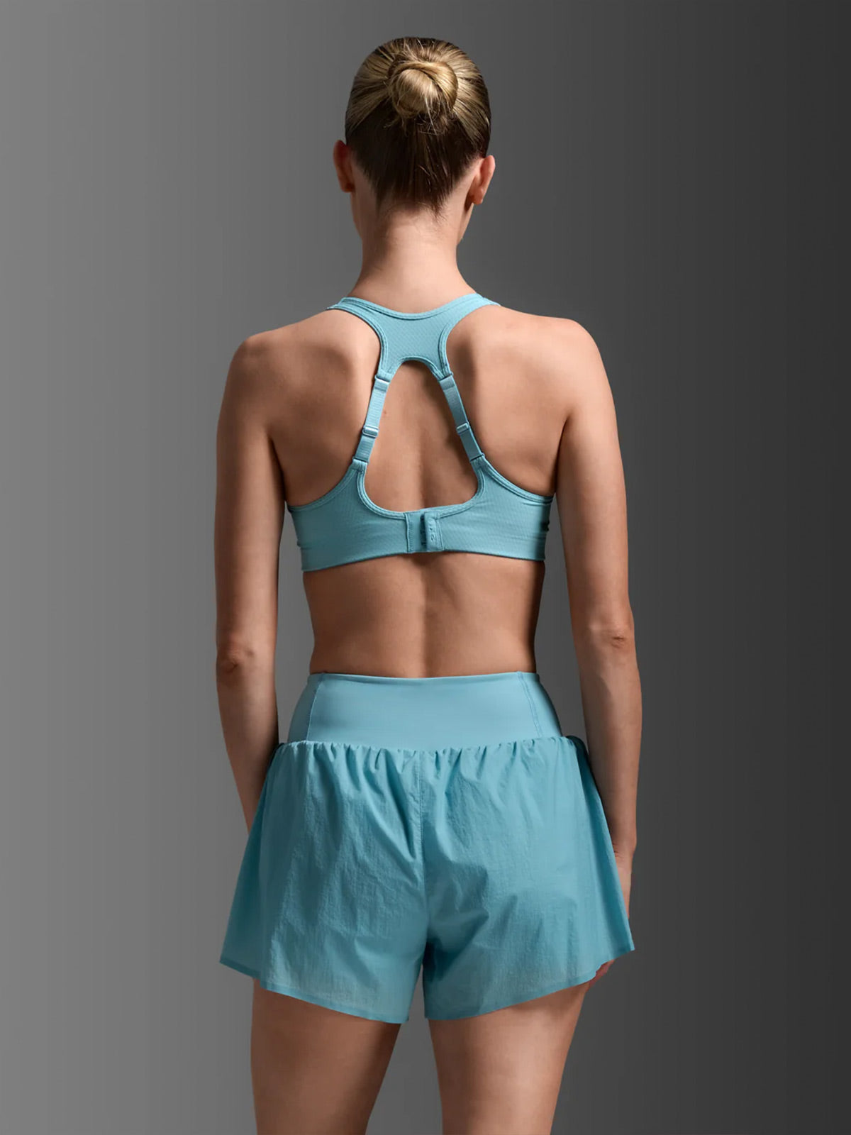 2XU Women's Aero Mesh Medium Impact Bra - Retro Blue/Retro Blue Reflect