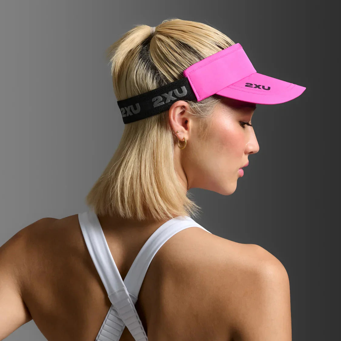 2XU Performance Visor | Fuchsia / Black